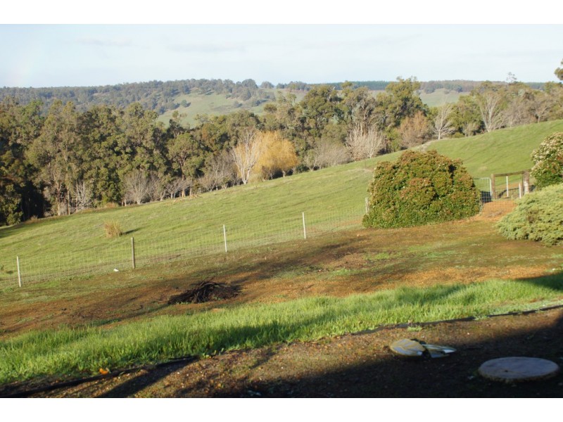 9 Silver Birch Heights, Kangaroo Gully WA 6255