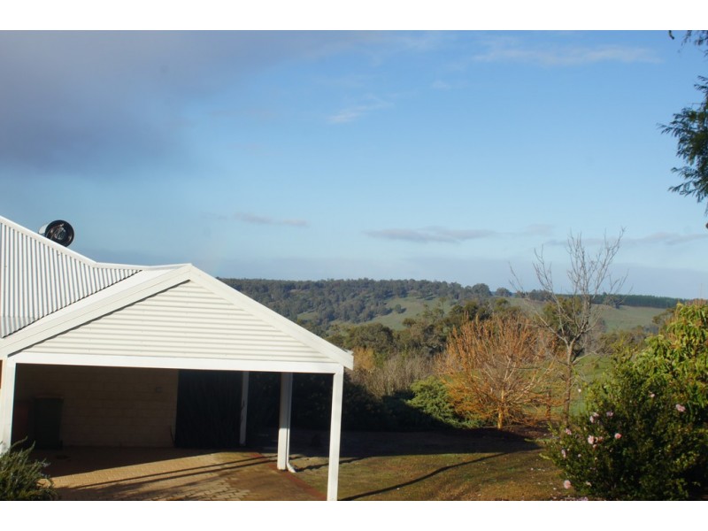 9 Silver Birch Heights, Kangaroo Gully WA 6255