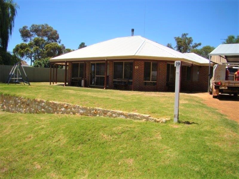 19 Dearle Street, Balingup WA 6253