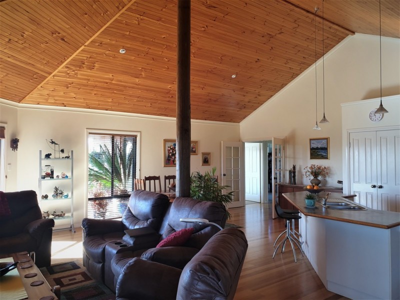 1 Jacaranda Place, Bridgetown WA 6255