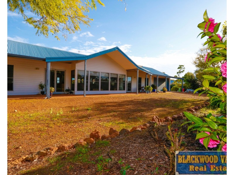 12 Robinia Way, Bridgetown WA 6255