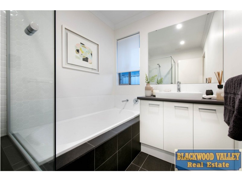 132 Grand Entrance, Australind WA 6233