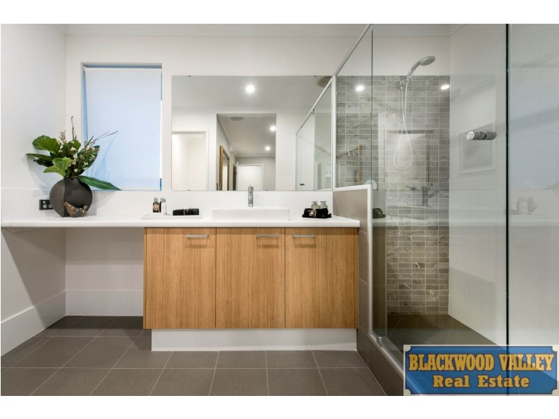 132 Grand Entrance, Australind WA 6233