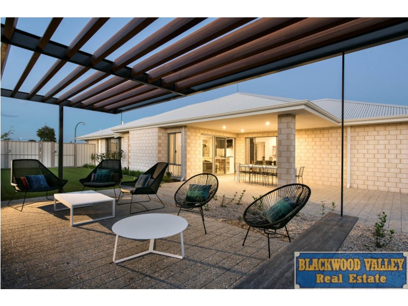 132 Grand Entrance, Australind WA 6233