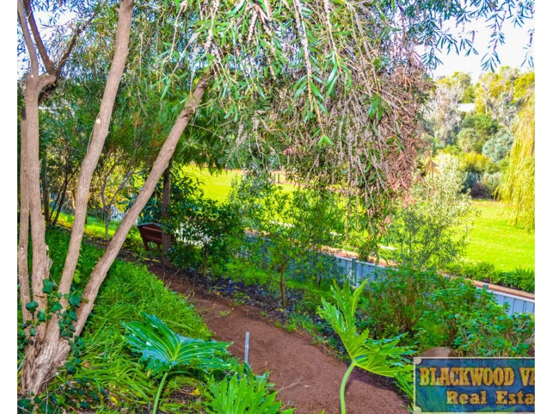 18 Barlee Street, Bridgetown WA 6255