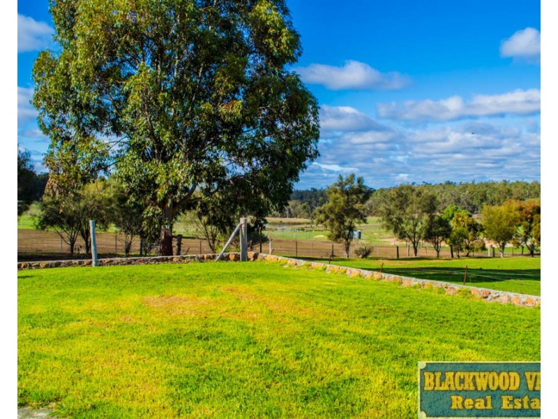 88 Wilga Road, North Greenbushes WA 6254