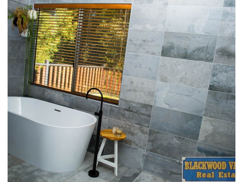 20 Blackbutt Drive, Manjimup WA 6258