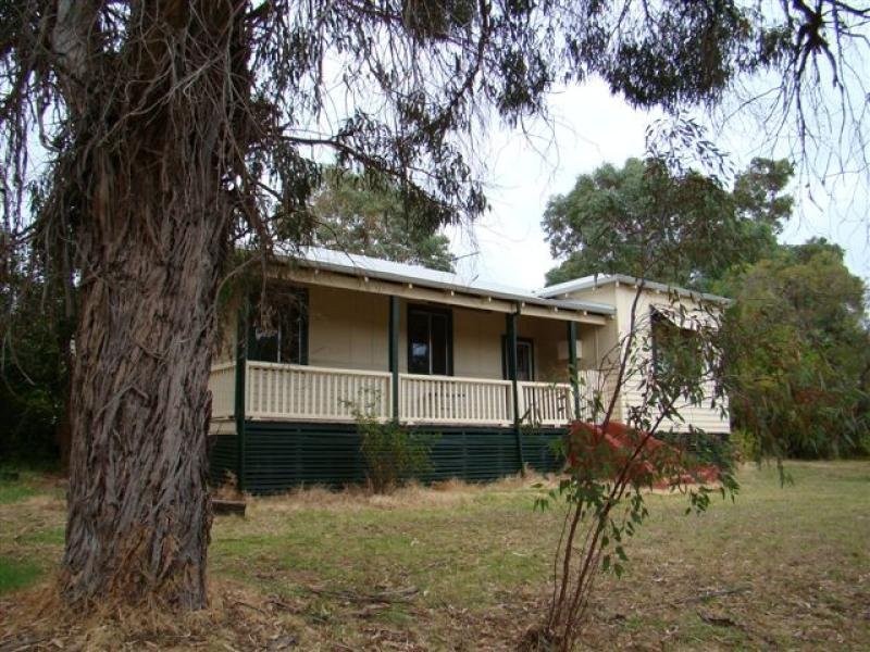 15 Wood Street, Balingup WA 6253