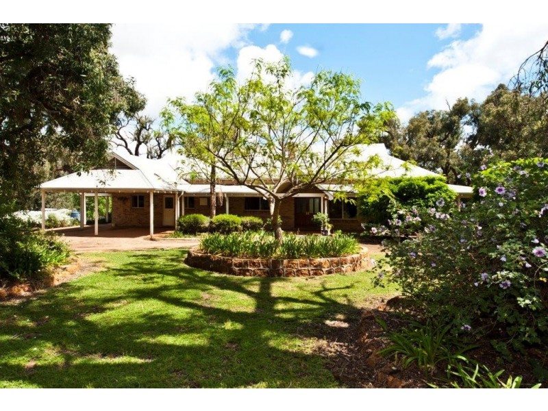 22 Winnejup Rd, Bridgetown WA 6255