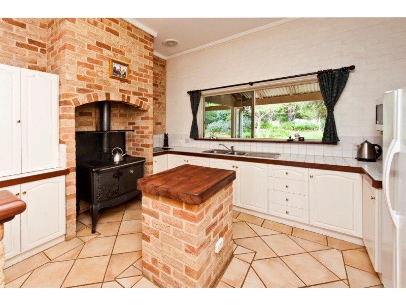 22 Winnejup Rd, Bridgetown WA 6255