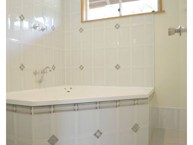 39 South Western Highway, Kirup WA 6251