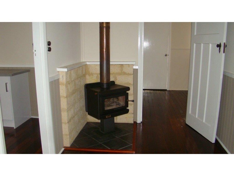 17 Spencer St, Bridgetown WA 6255