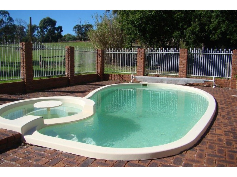 15 Doust Street, Bridgetown WA 6255