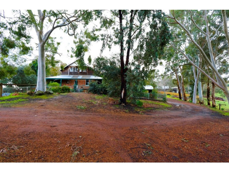 15 Doust Street, Bridgetown WA 6255