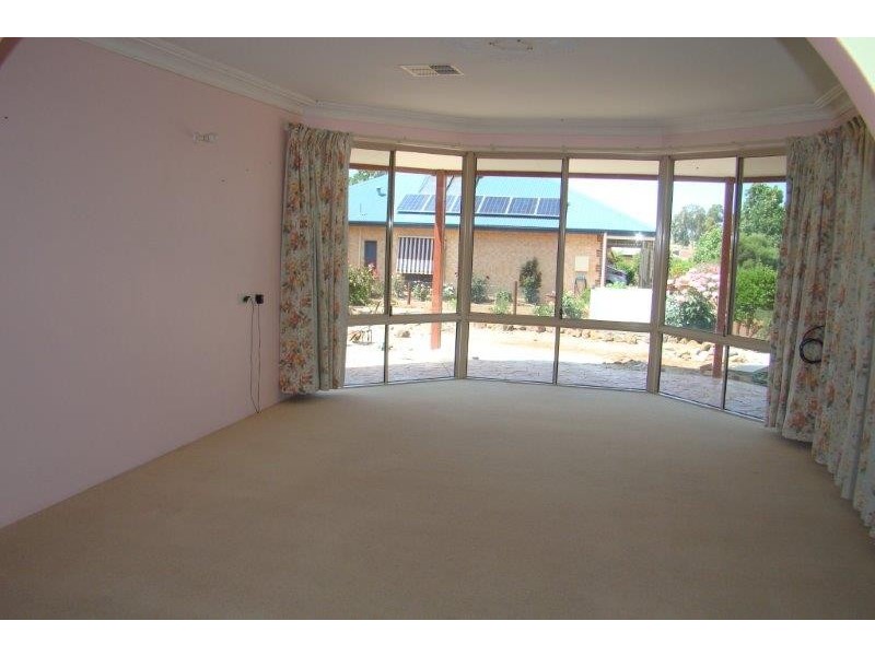 12 Highlands Ave, Bridgetown WA 6255