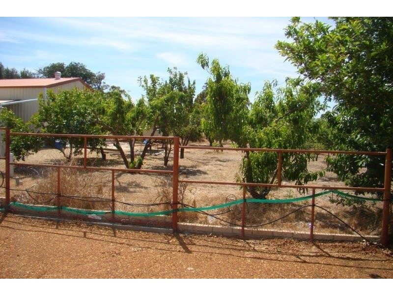 12 Highland Ave, Bridgetown WA 6255