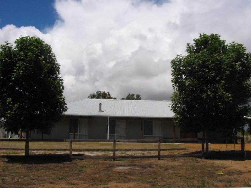 4 Stonehaven grove, Bridgetown WA 6255