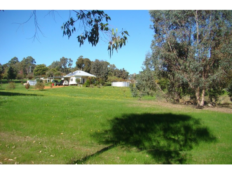 11 East Blackwood Terrace, Bridgetown WA 6255