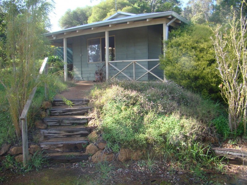 15 Phillips Street, Bridgetown WA 6255