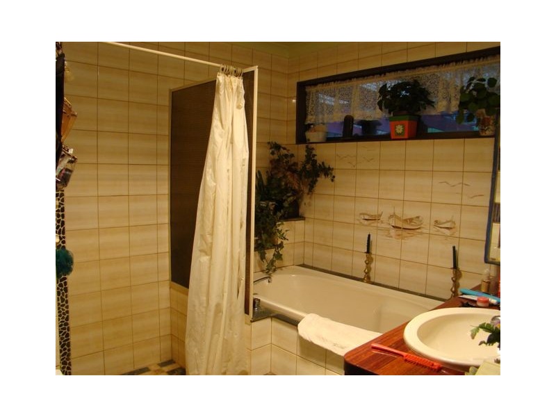 16 Thompson St, Bridgetown WA 6255