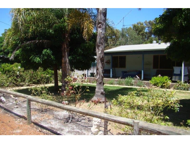 30 Warner Street, Hester WA 6255