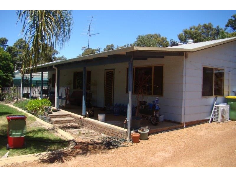 30 Warner Street, Hester WA 6255