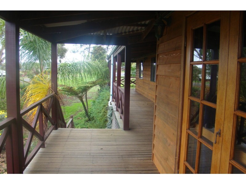 6 Cutmore Crescent, Bridgetown WA 6255