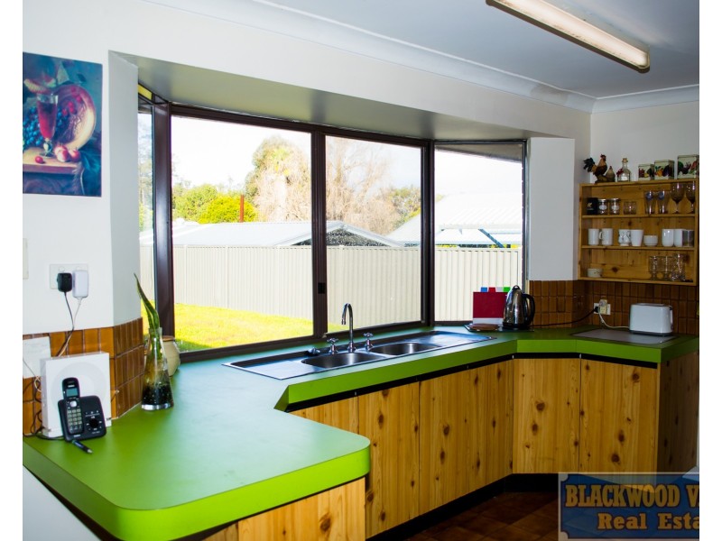 17 Castle Place, Donnybrook WA 6239