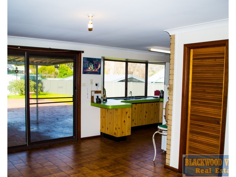 17 Castle Place, Donnybrook WA 6239