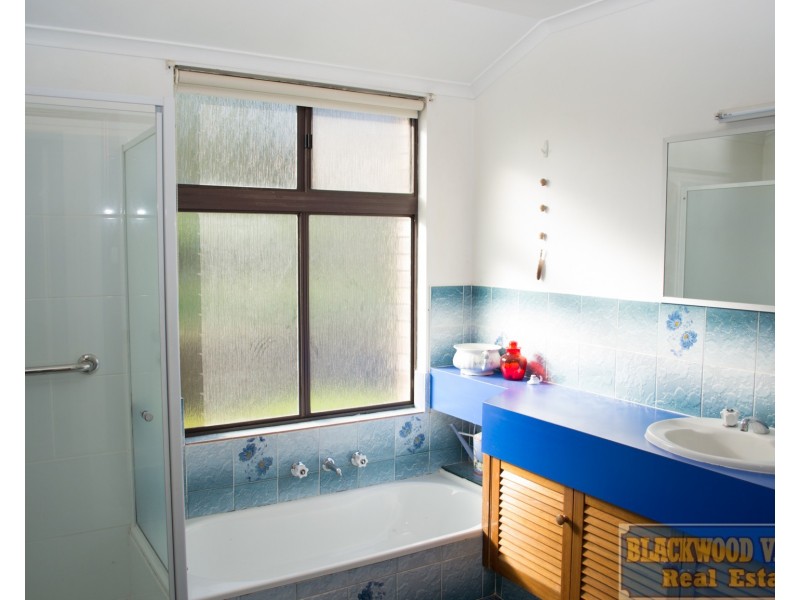 17 Castle Place, Donnybrook WA 6239