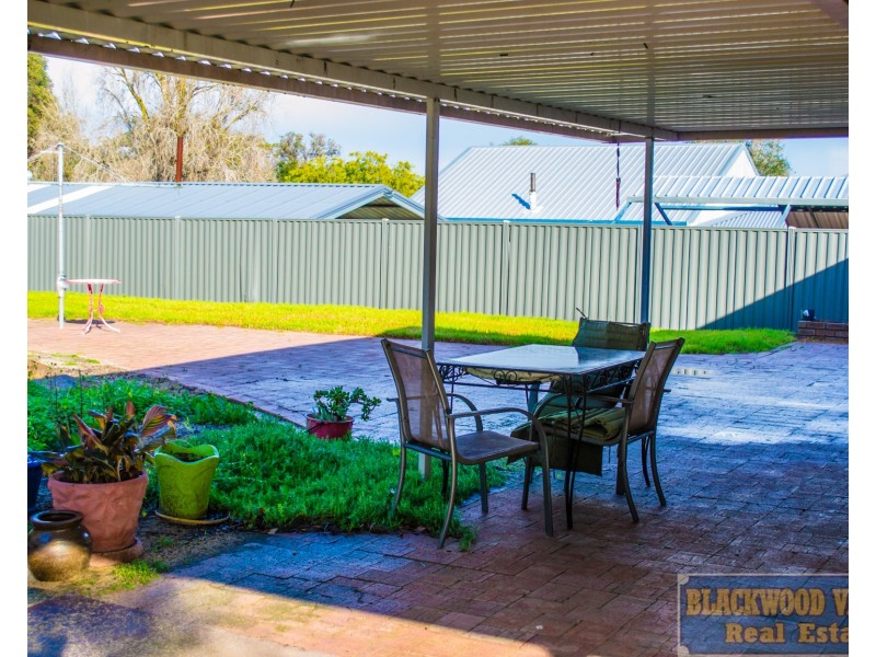 17 Castle Place, Donnybrook WA 6239