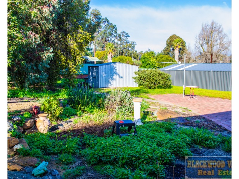 17 Castle Place, Donnybrook WA 6239