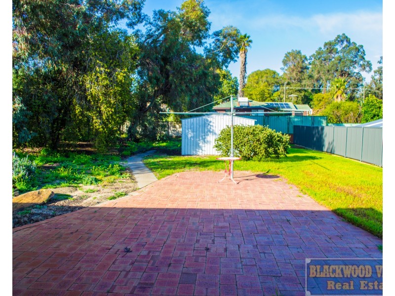 17 Castle Place, Donnybrook WA 6239
