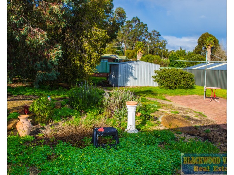 17 Castle Place, Donnybrook WA 6239