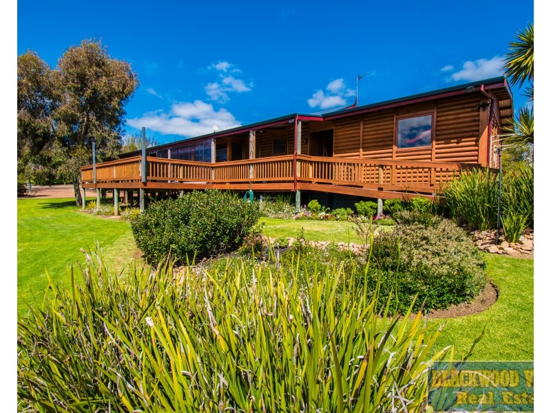 23 Robinia Way, Kangaroo Gully WA 6255