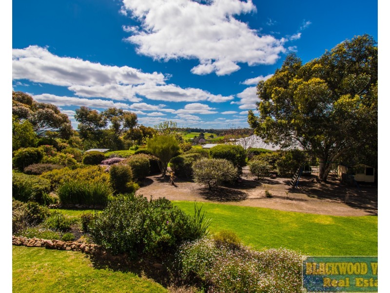 23 Robinia Way, Kangaroo Gully WA 6255