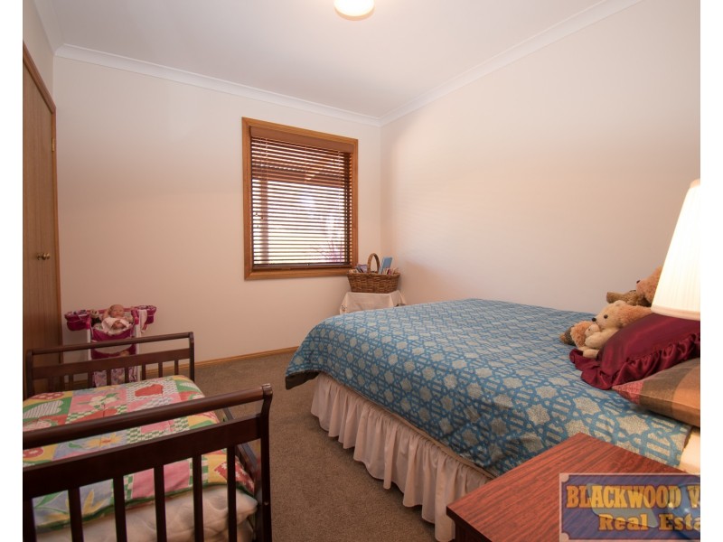 23 Robinia Way, Kangaroo Gully WA 6255