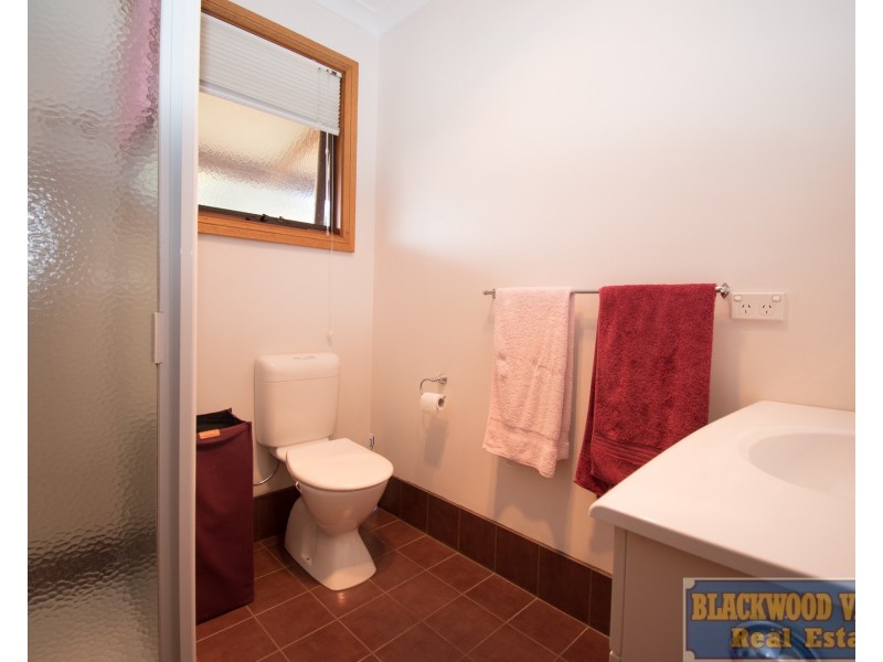 23 Robinia Way, Kangaroo Gully WA 6255