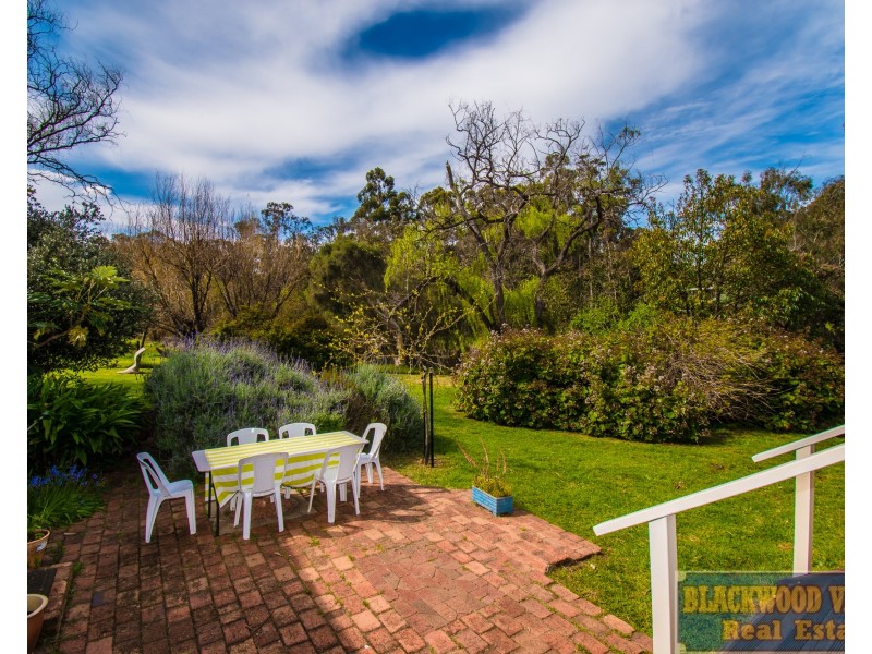 14 Hackett Street, Bridgetown WA 6255