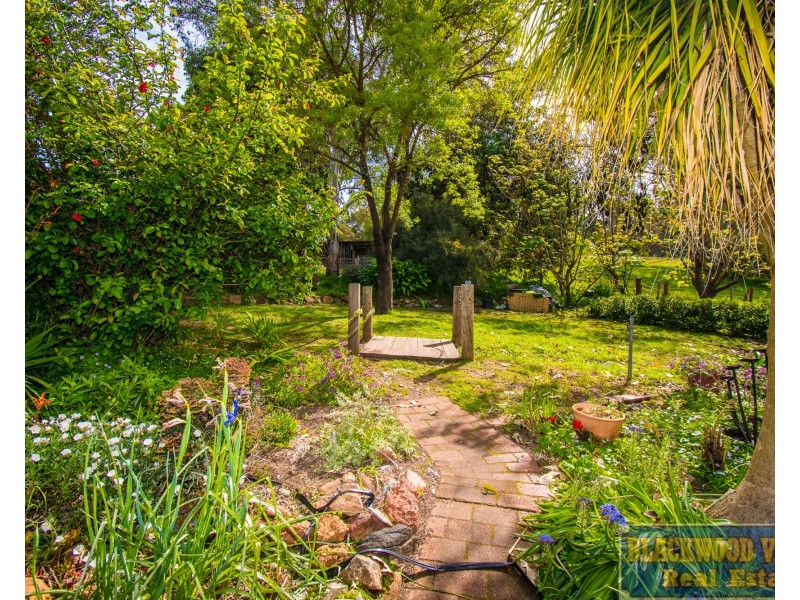 14 Hackett Street, Bridgetown WA 6255