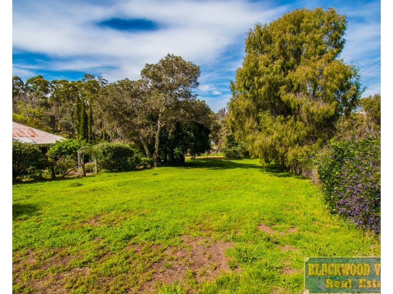 14 Hackett Street, Bridgetown WA 6255