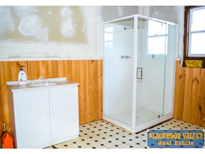 28 Blackwood River Drive, Balingup WA 6253