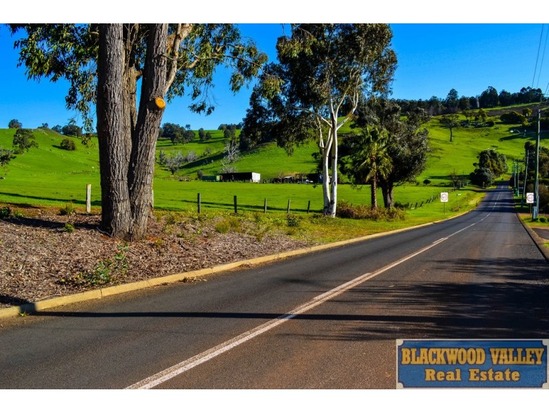 28 Blackwood River Drive, Balingup WA 6253