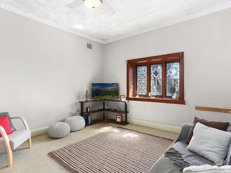 35 Hocking Avenue, Earlwood NSW 2206