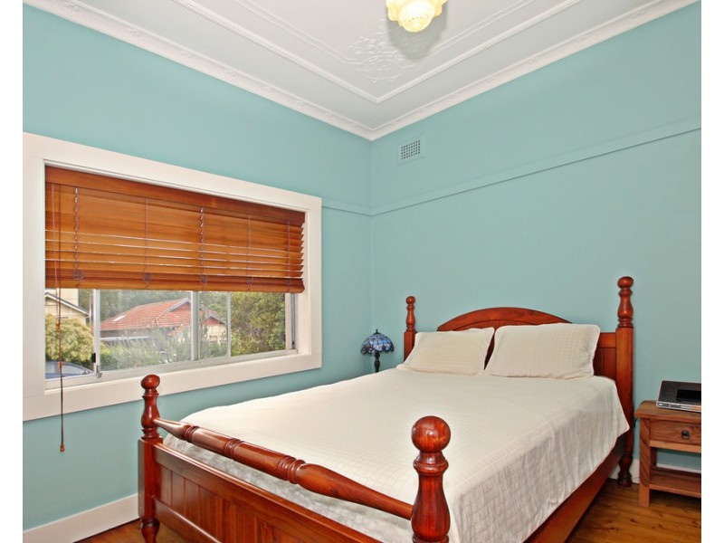 6 Hillcrest Avenue, Bardwell Valley NSW 2207