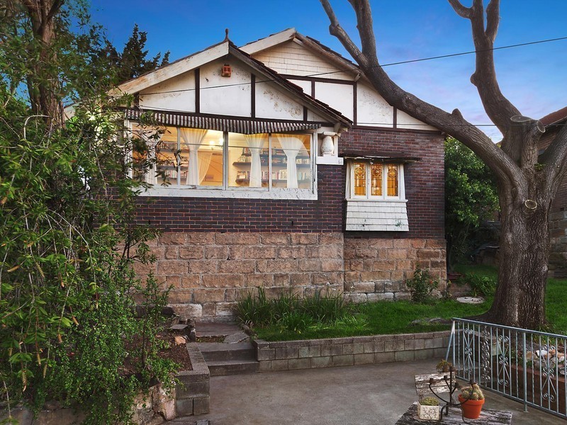 35 Hocking Avenue, Earlwood NSW 2206