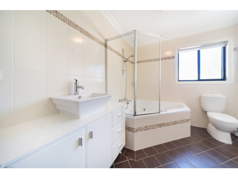 4 Macauley Ave, Bankstown NSW 2200