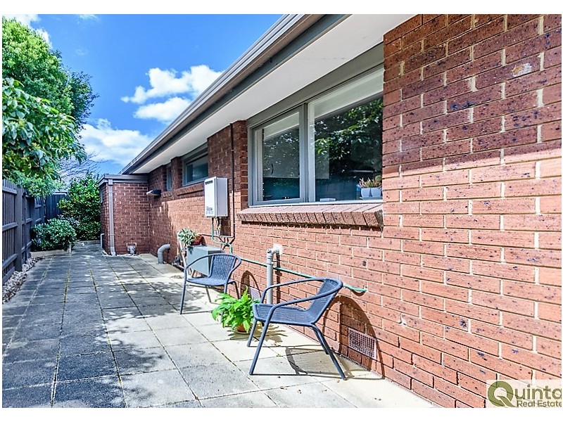 4/3 Crewe Road, Hughesdale VIC 3166