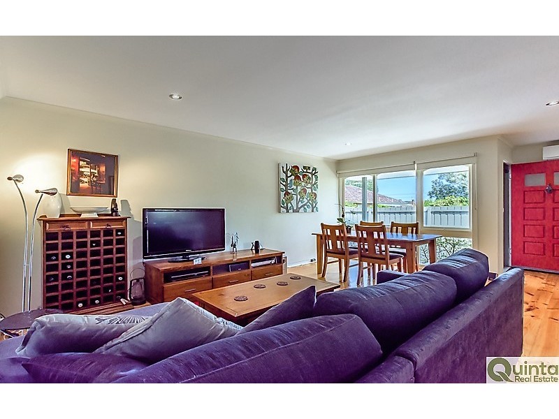 4/3 Crewe Road, Hughesdale VIC 3166
