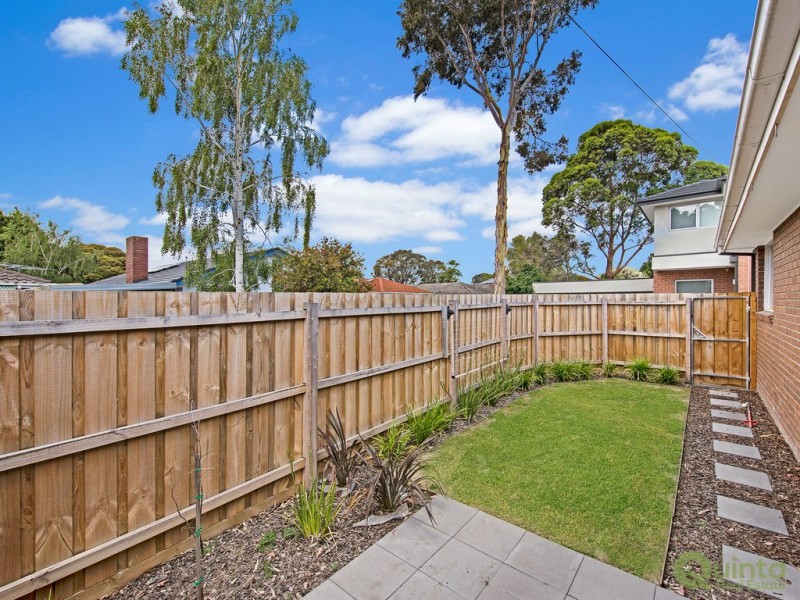 1/2 Vigil Avenue, Glen Waverley VIC 3150